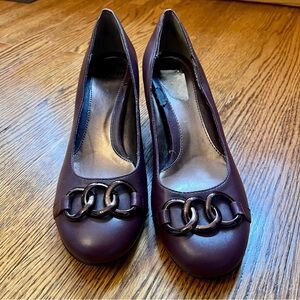 Sofft Womens 9 Med Cordovan Leather Burgundy 3" Pump Enamel Chain Buckle NWOT